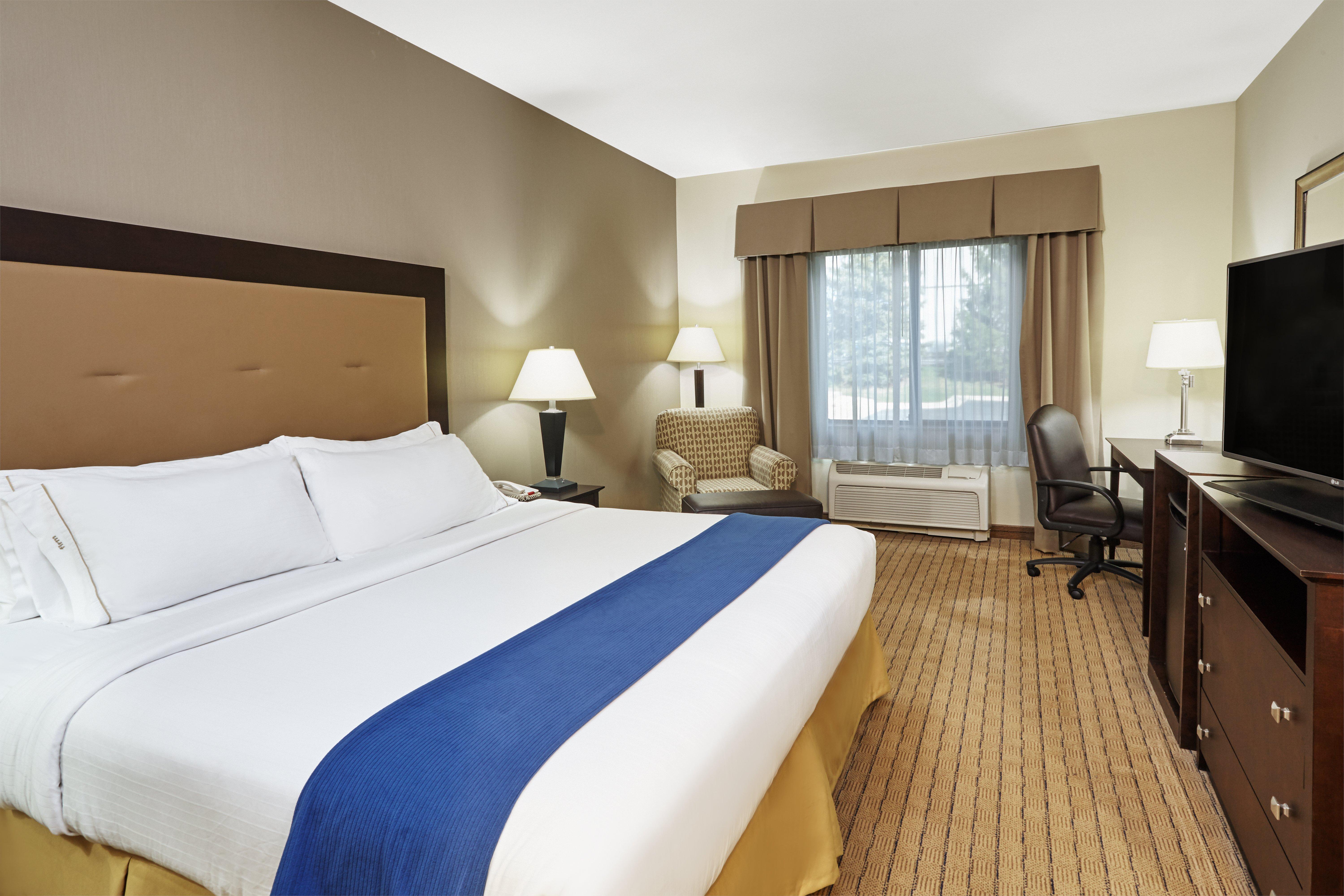 Holiday Inn Express & Suites Madison-Verona By Ihg Exterior foto