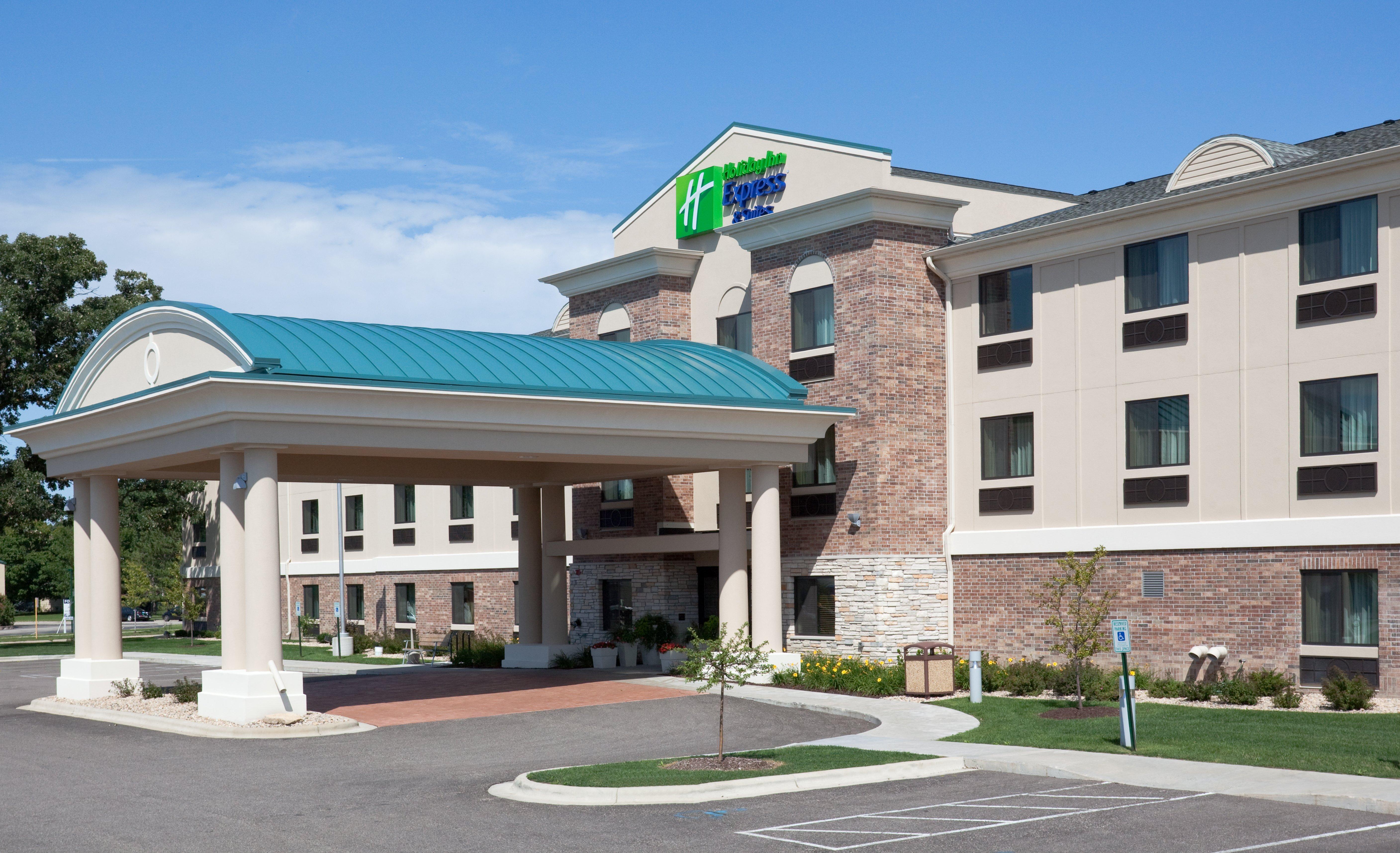 Holiday Inn Express & Suites Madison-Verona By Ihg Exterior foto