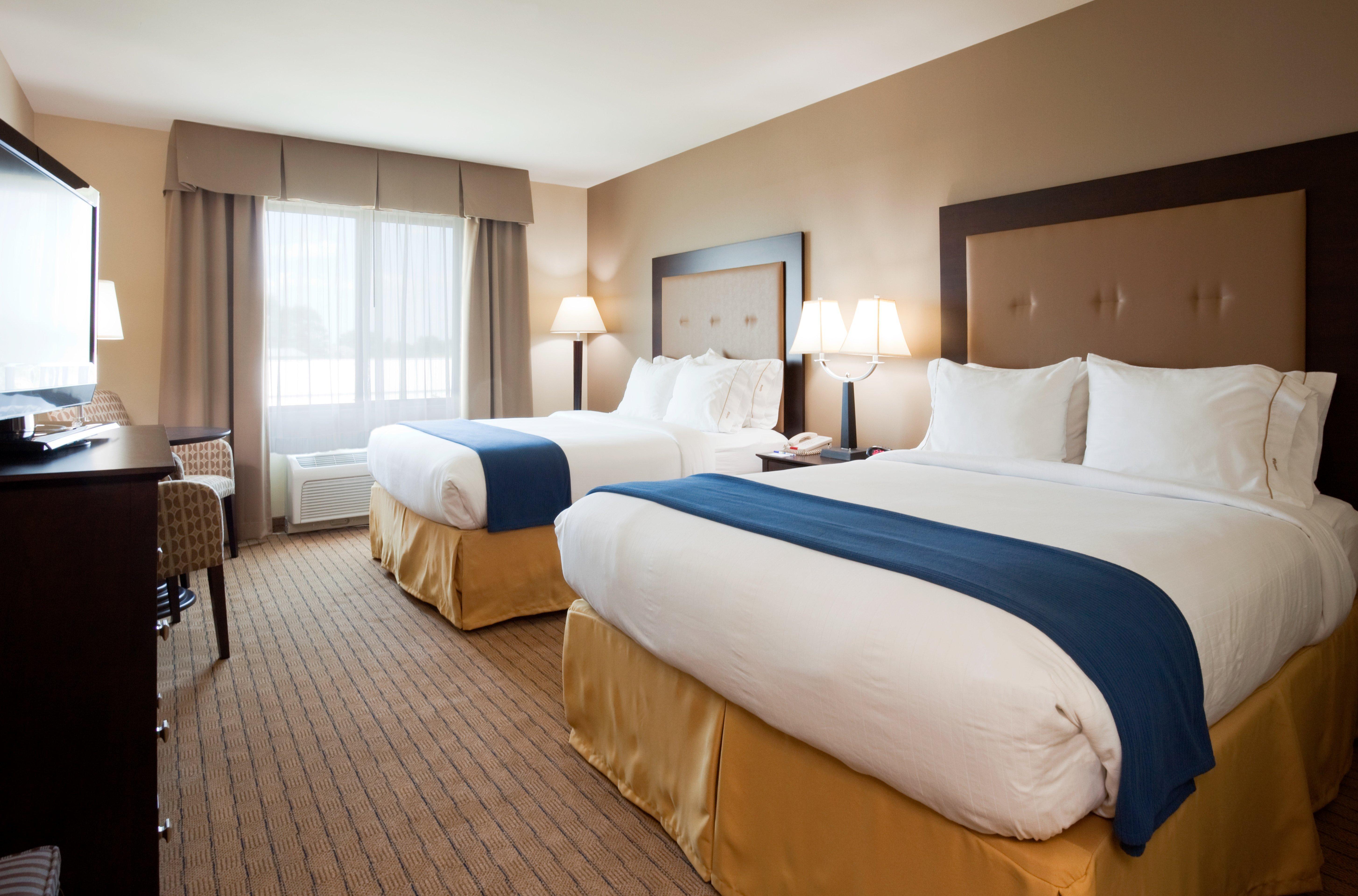 Holiday Inn Express & Suites Madison-Verona By Ihg Exterior foto