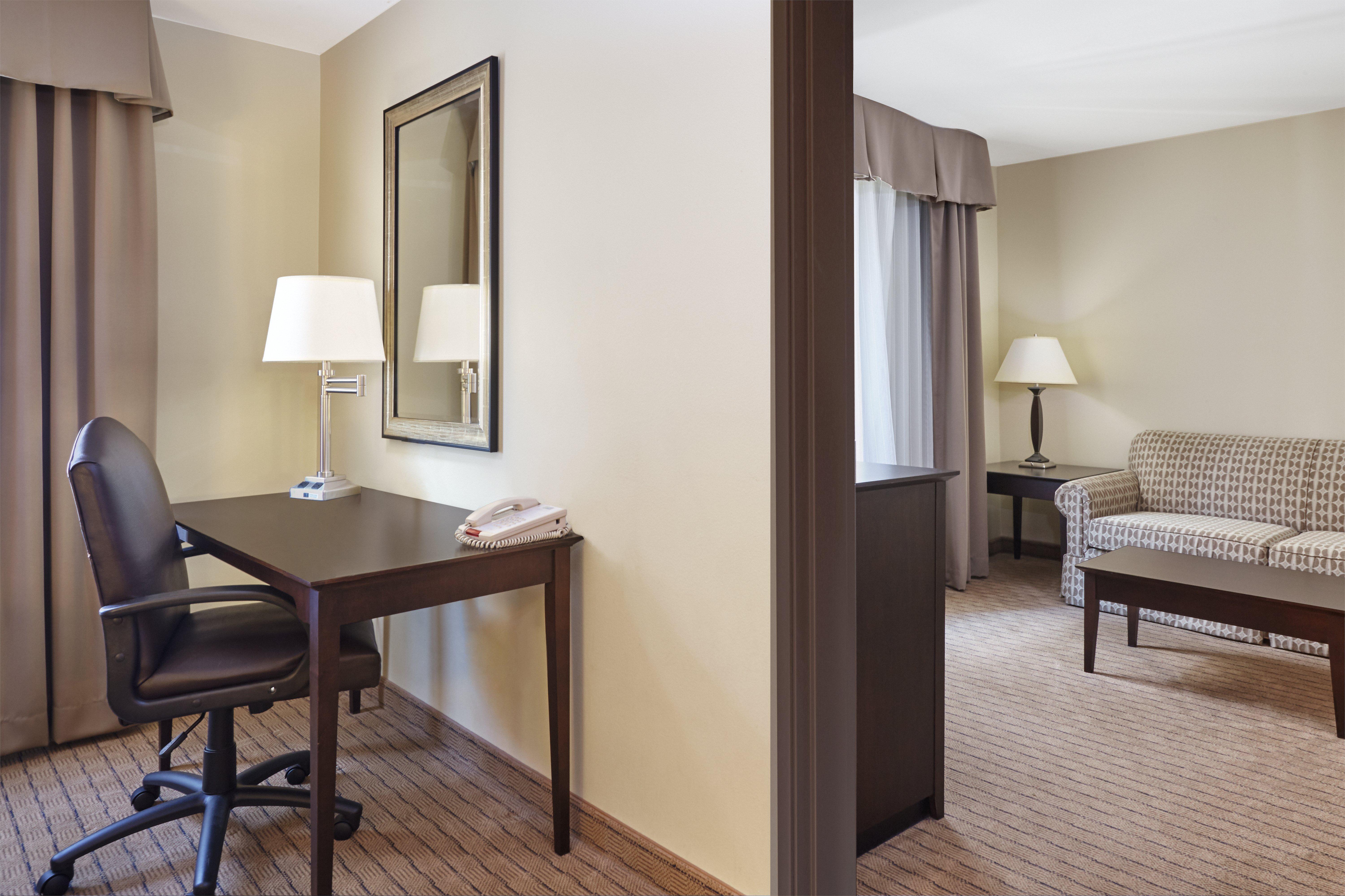 Holiday Inn Express & Suites Madison-Verona By Ihg Exterior foto