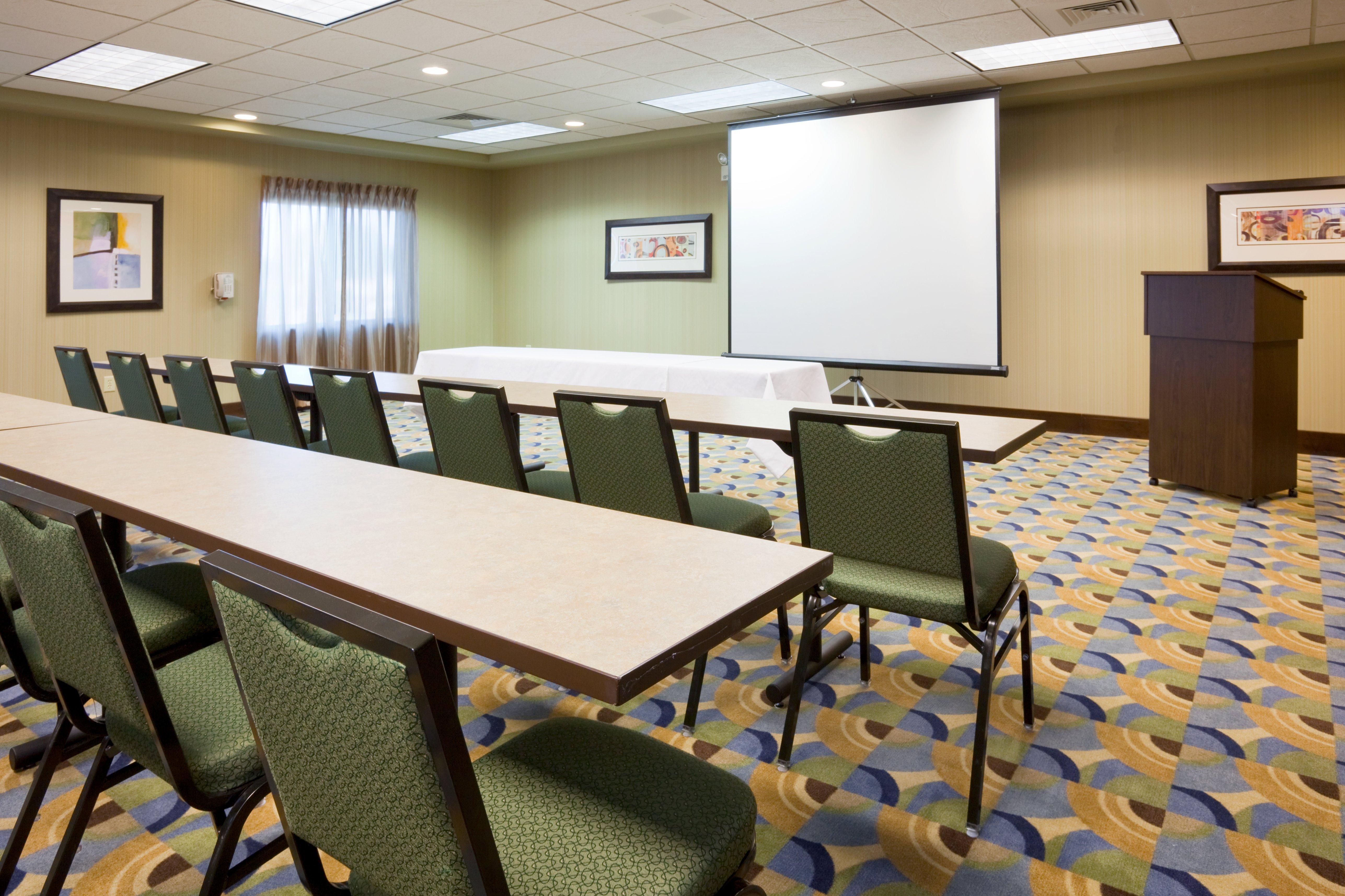 Holiday Inn Express & Suites Madison-Verona By Ihg Exterior foto